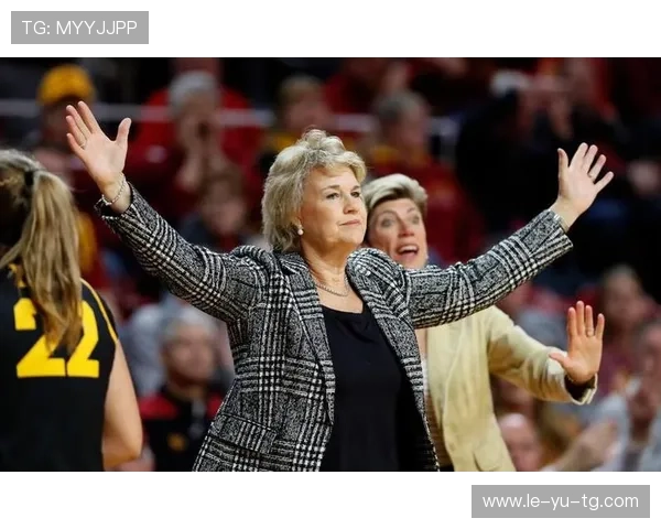 莱切主场强势出击，精彩表现点燃球迷热情