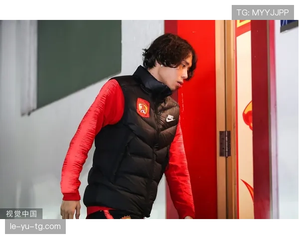 广州队新援加盟助球队状态回升，球迷热议转会动态