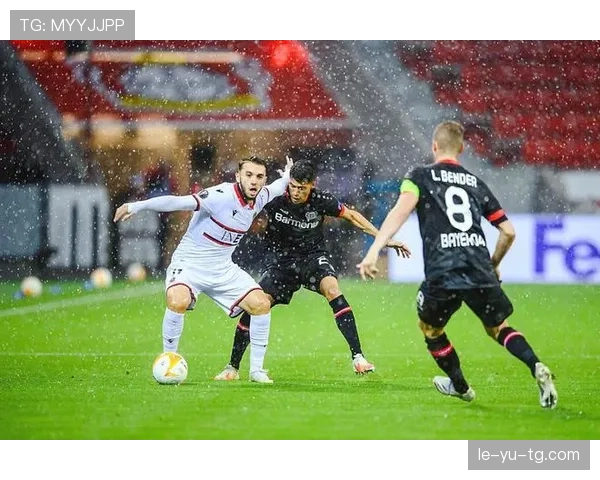 戴维斯状态火热助球队冲击德甲更高排名